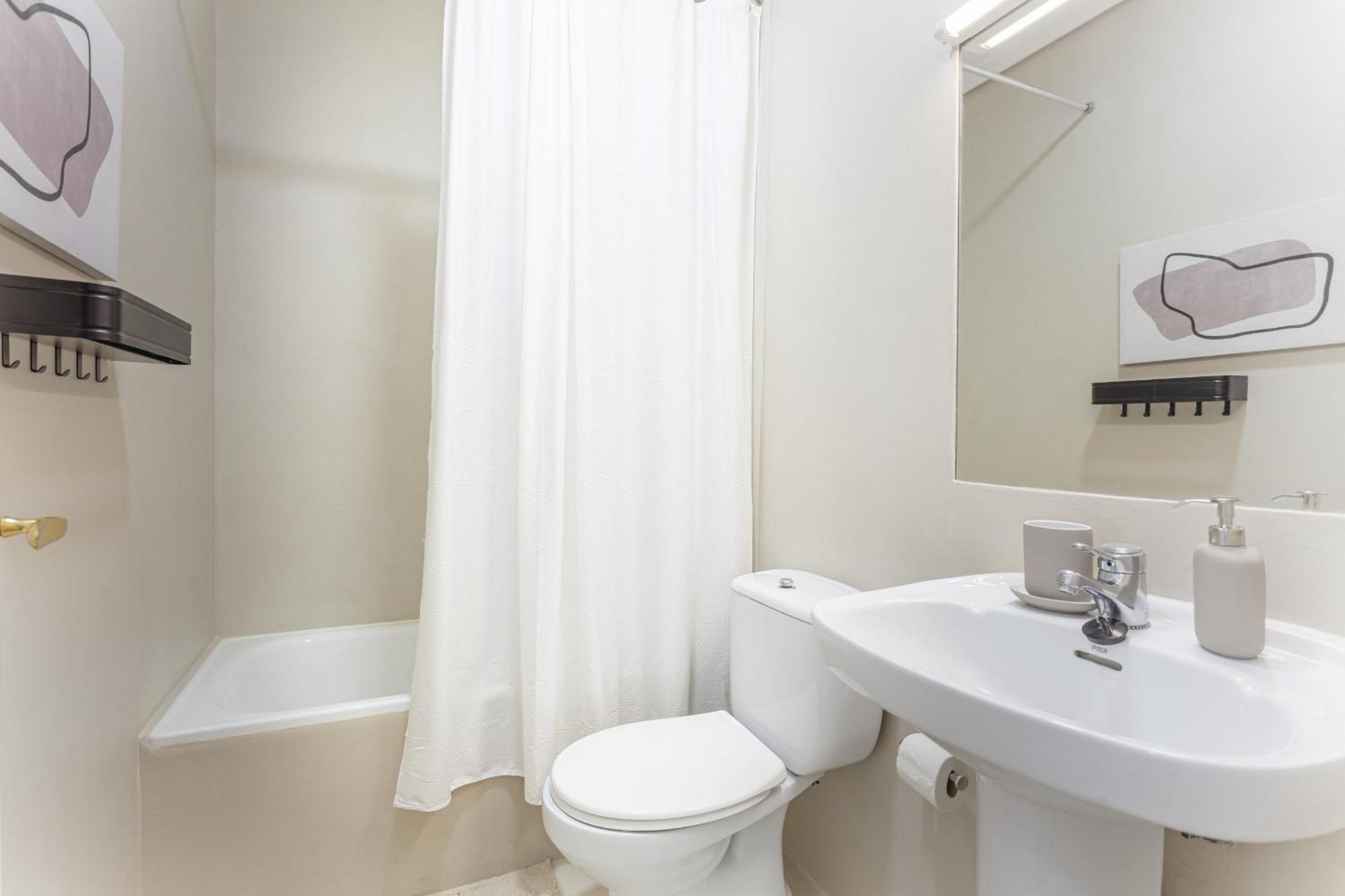 Apartamento Santa Ana Place En มาดริด ภายนอก รูปภาพ