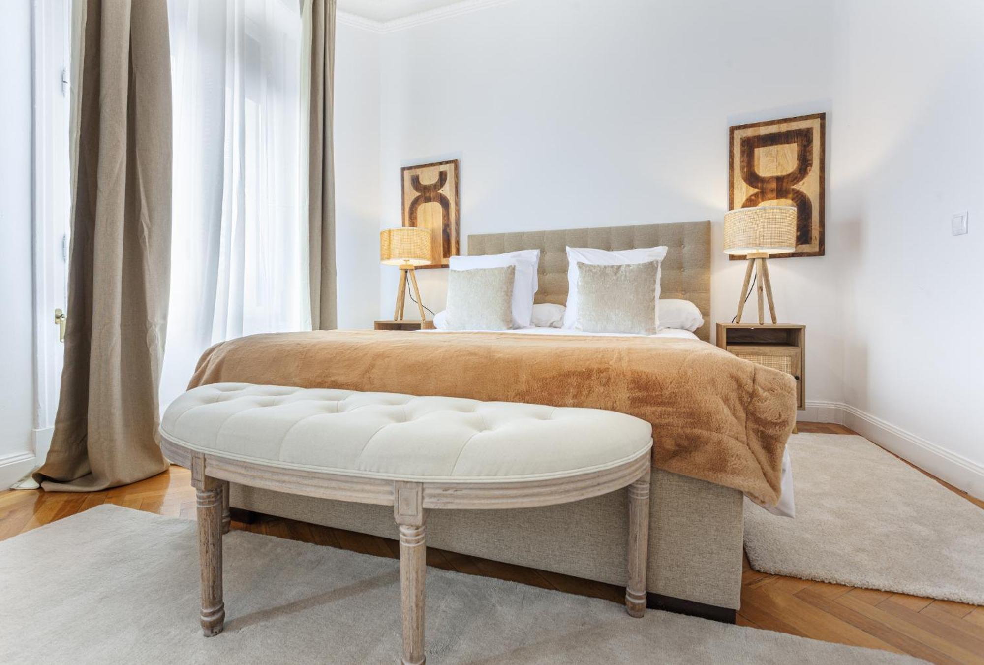 Apartamento Santa Ana Place En มาดริด ภายนอก รูปภาพ