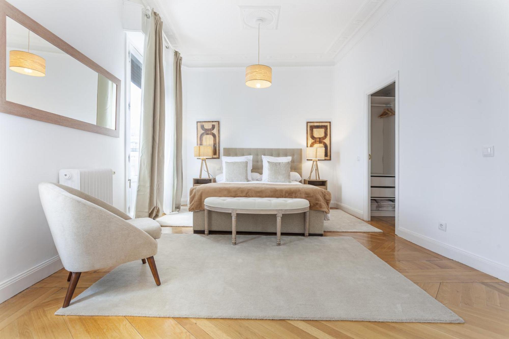 Apartamento Santa Ana Place En มาดริด ภายนอก รูปภาพ