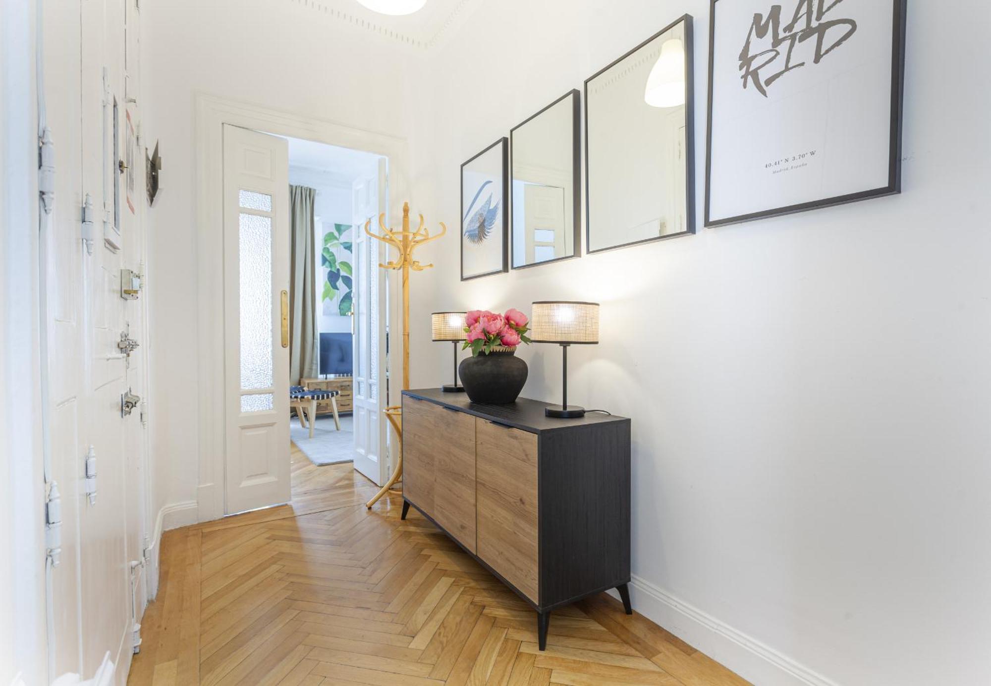 Apartamento Santa Ana Place En มาดริด ภายนอก รูปภาพ
