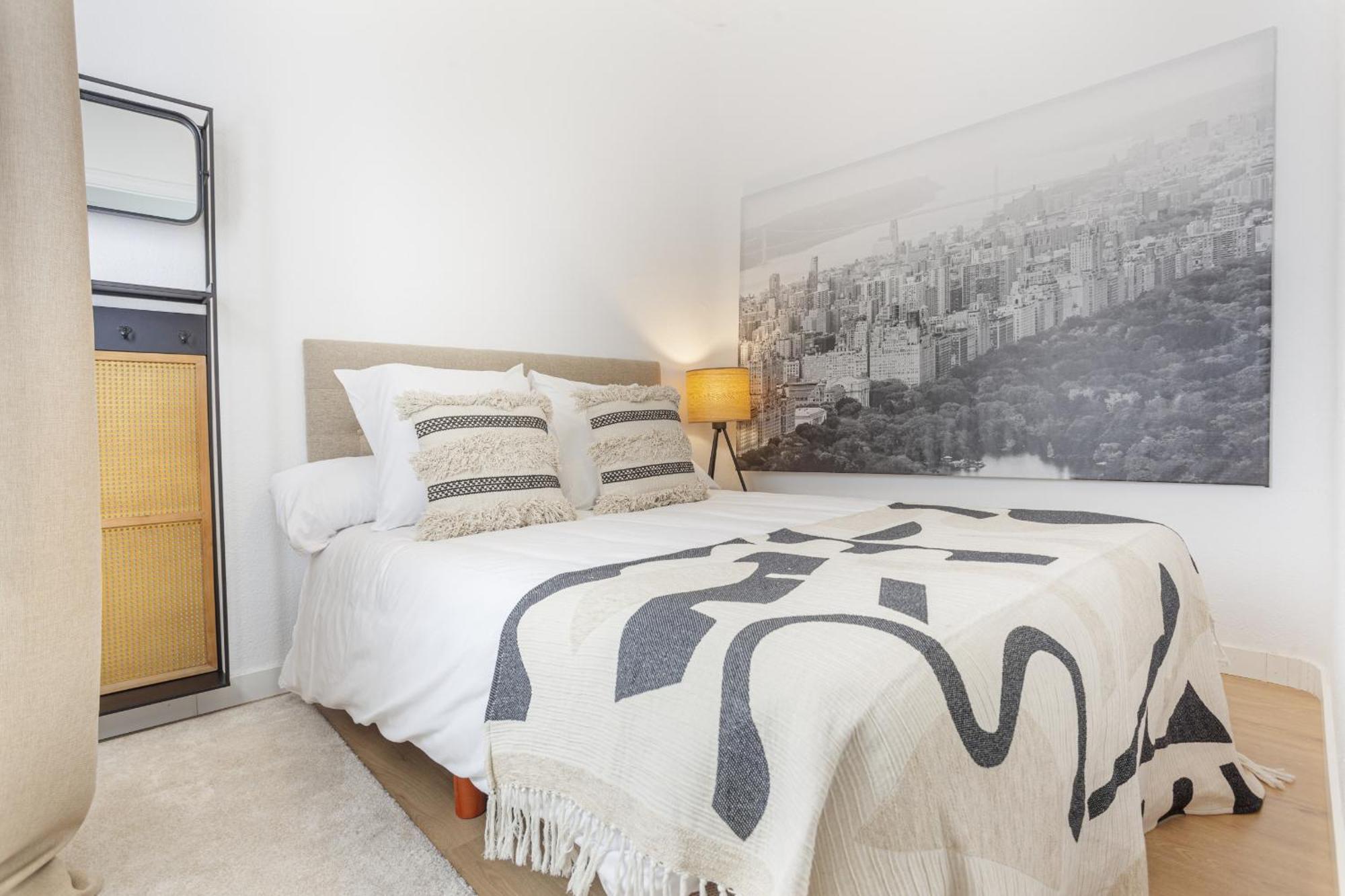 Apartamento Santa Ana Place En มาดริด ภายนอก รูปภาพ